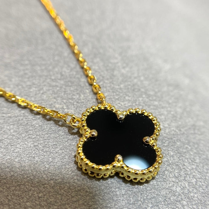 CLOVER NECKLACE | ONYX